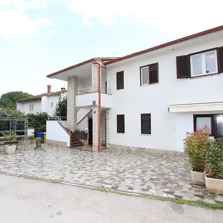 Cozy Studio-apartment Nur 15 Gehminuten Zum Mit Grillbereich, Terrasse, Wifi *