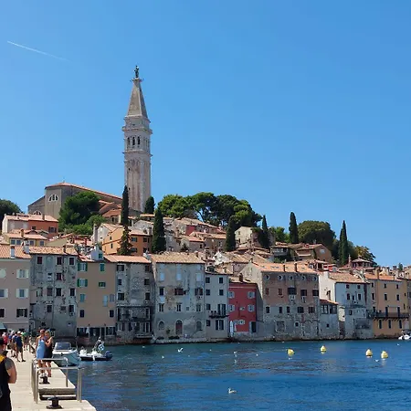 Cozy Studio-apartment Nur 15 Gehminuten Zum Mit Grillbereich, Terrasse, Wifi * Rovinj