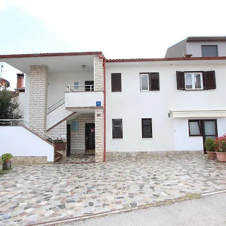 Apartment Cozy Studio-apartment Nur 15 Gehminuten Zum Mit Grillbereich, Terrasse, Wifi *