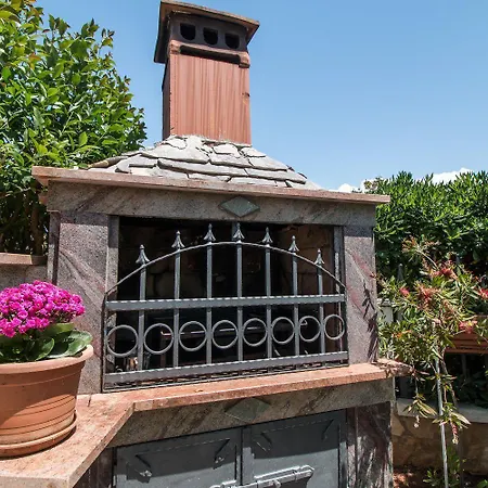 Cozy Studio-apartment Nur 15 Gehminuten Zum Mit Grillbereich, Terrasse, Wifi Apartment *
